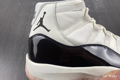 11 685 Air Jordan “Neapolitan” AR0715-101 Practical WMNS 0630